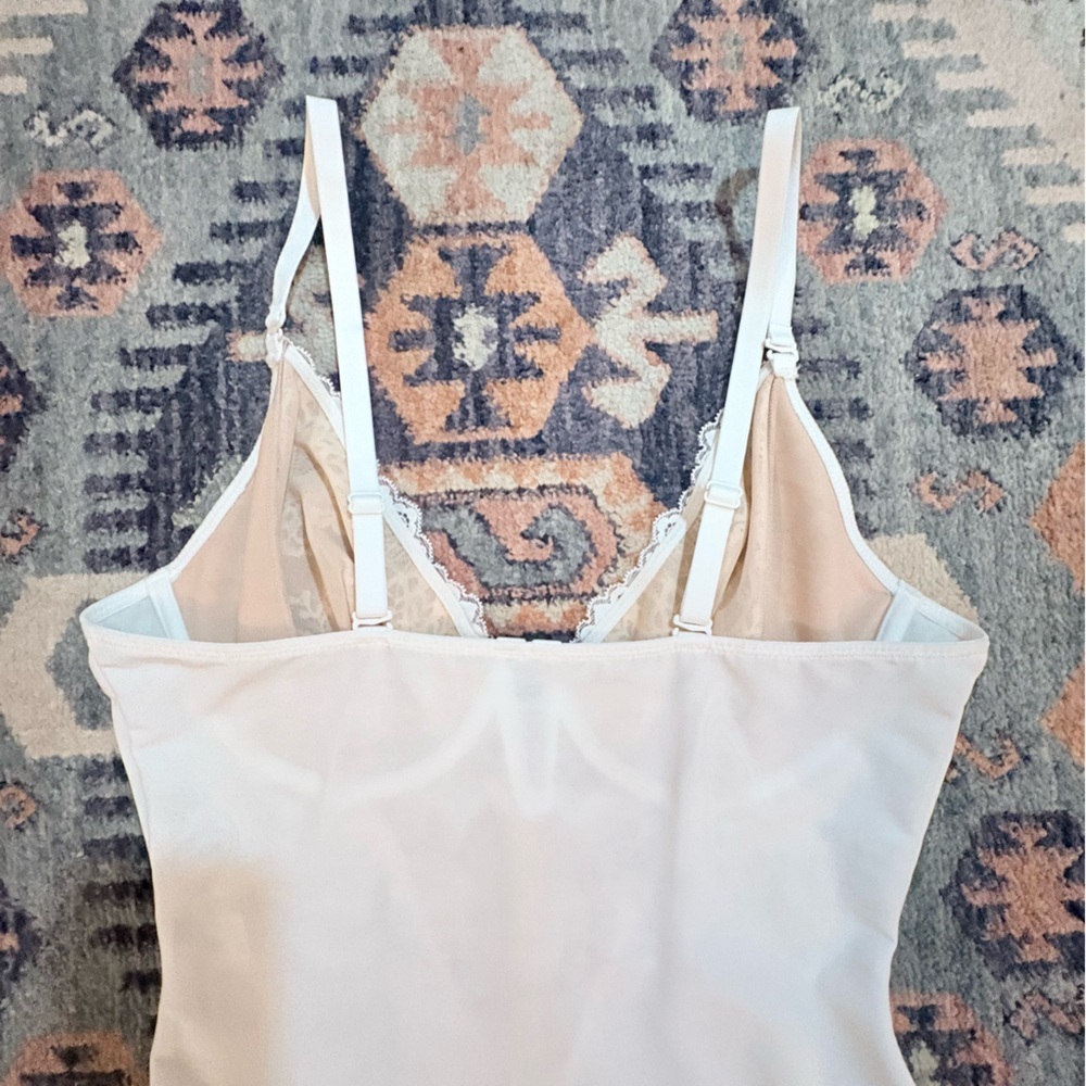 Very Sexy Feminine Romantic Bodysuit Size Medium Off White & Tan Lace - Picture 8 of 8